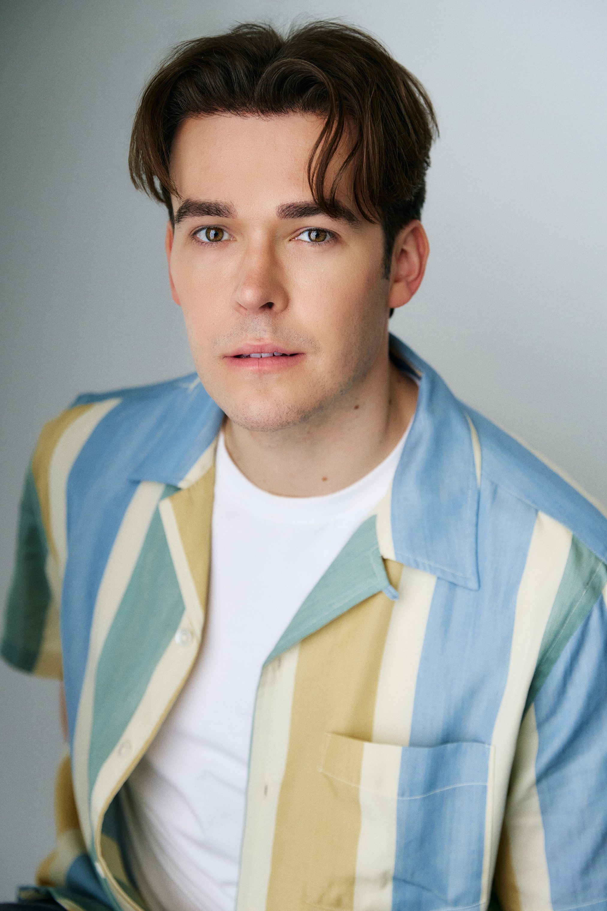 Austin Hammer - Clean Shaven Romance Look